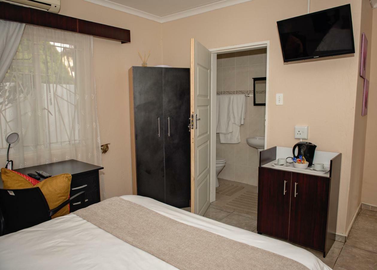 Savannah Guest House Polokwane Exterior foto